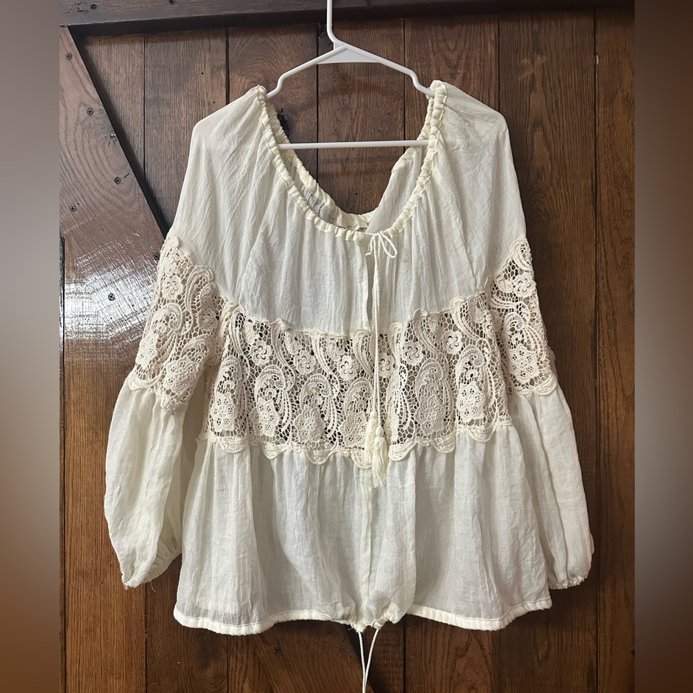 Ciel USA cream lace top with drawstring bottom
